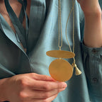 Brushed gold wire necklace and pendant - Agraa