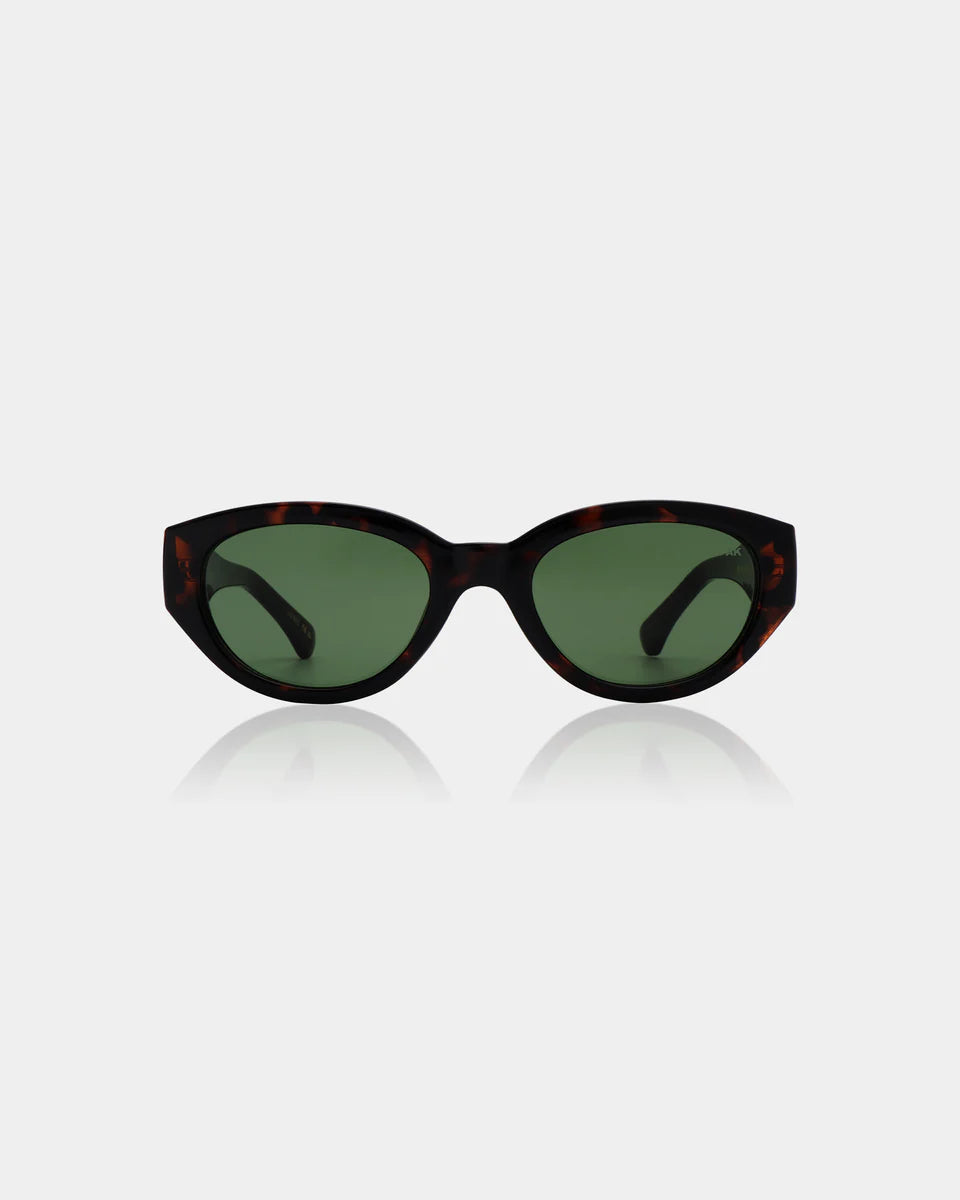 Winnie Sunglasses in Demi Tortoise